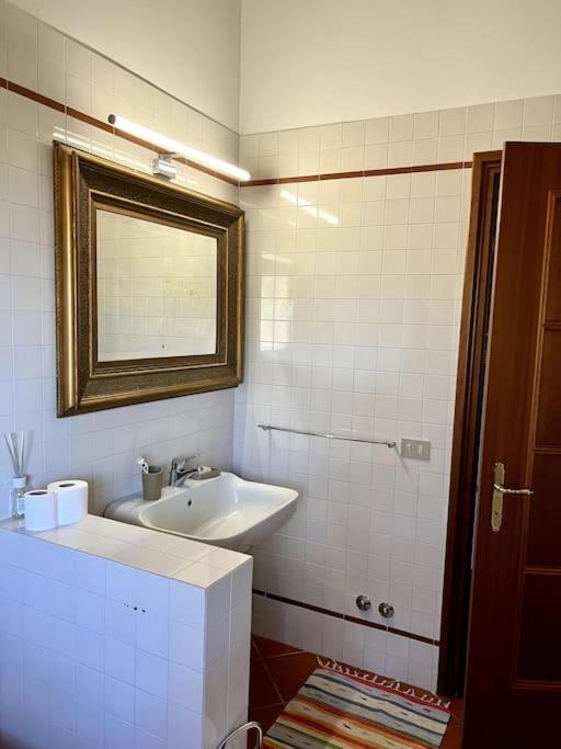 Apartment In Villa La Carruba ريفرغارو المظهر الخارجي الصورة