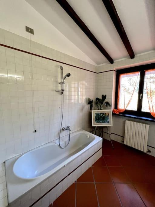 Apartment In Villa La Carruba ريفرغارو المظهر الخارجي الصورة